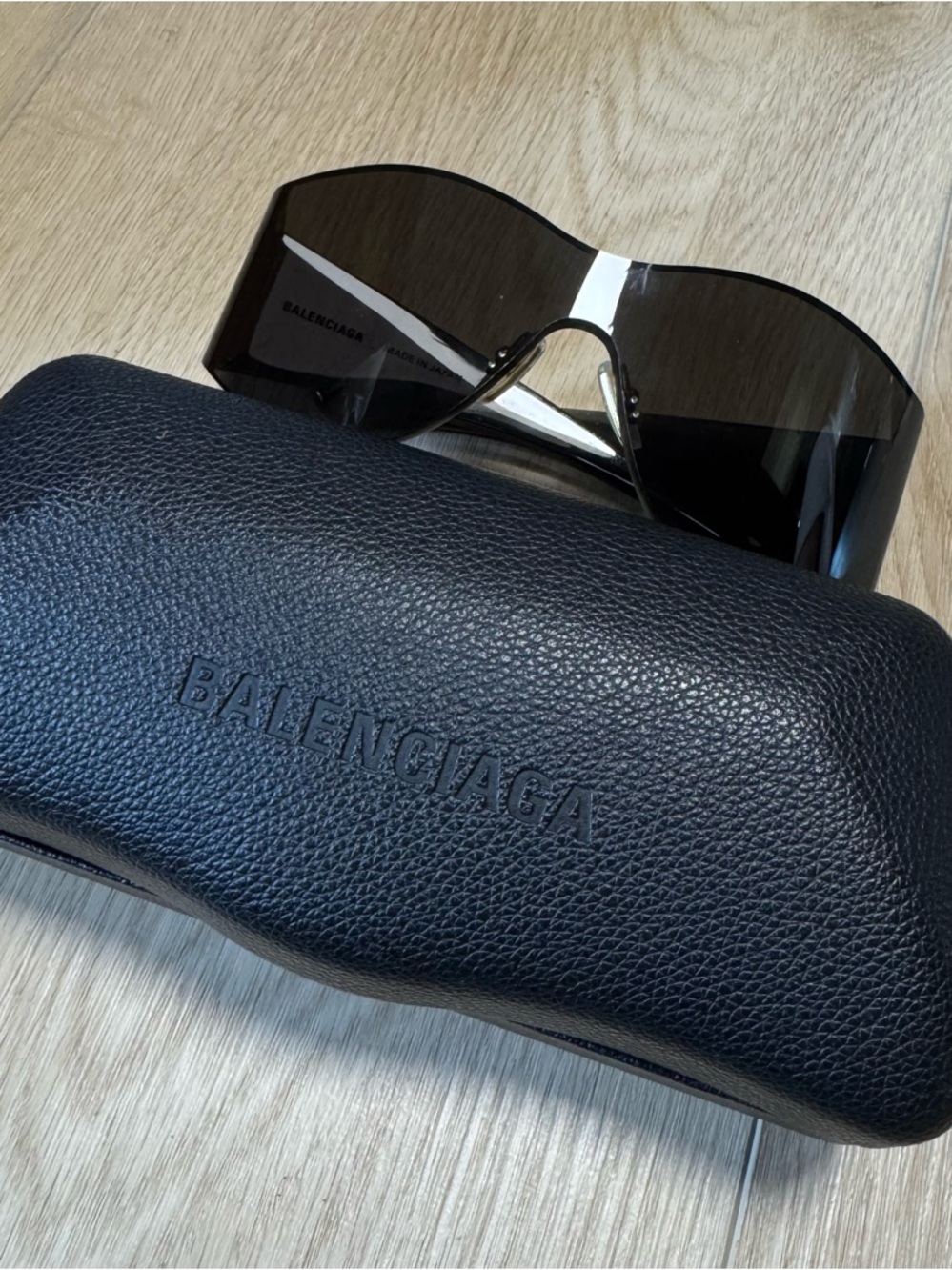 Balenciaga 99mm Cat Eye Sunglasses With Case - Picture 13 of 14
